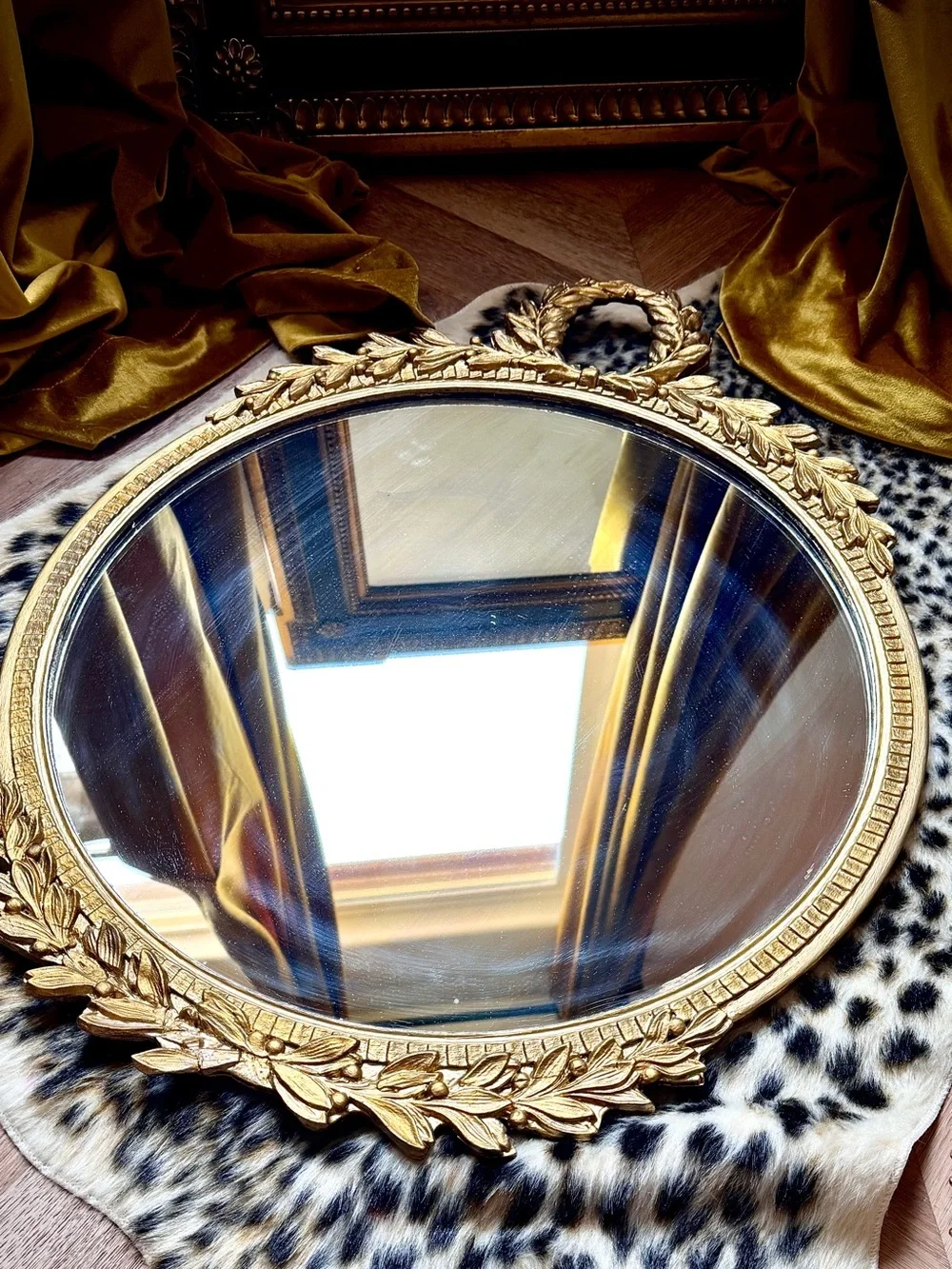 ♥️ Antique Ornate Gold Round Wall Mirror Laurel Crest